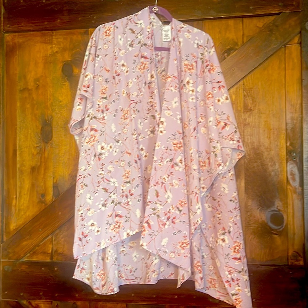 Pretty lavender floral kimona
